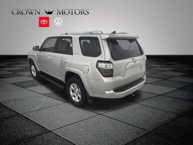 Used 2016 Toyota 4Runner SR5 AWD/4WD image 3