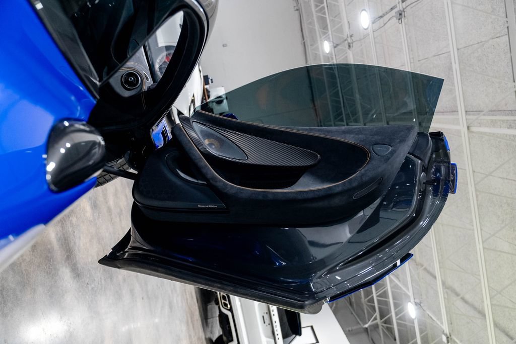 Used 2019 McLaren 600LT RWD image 86