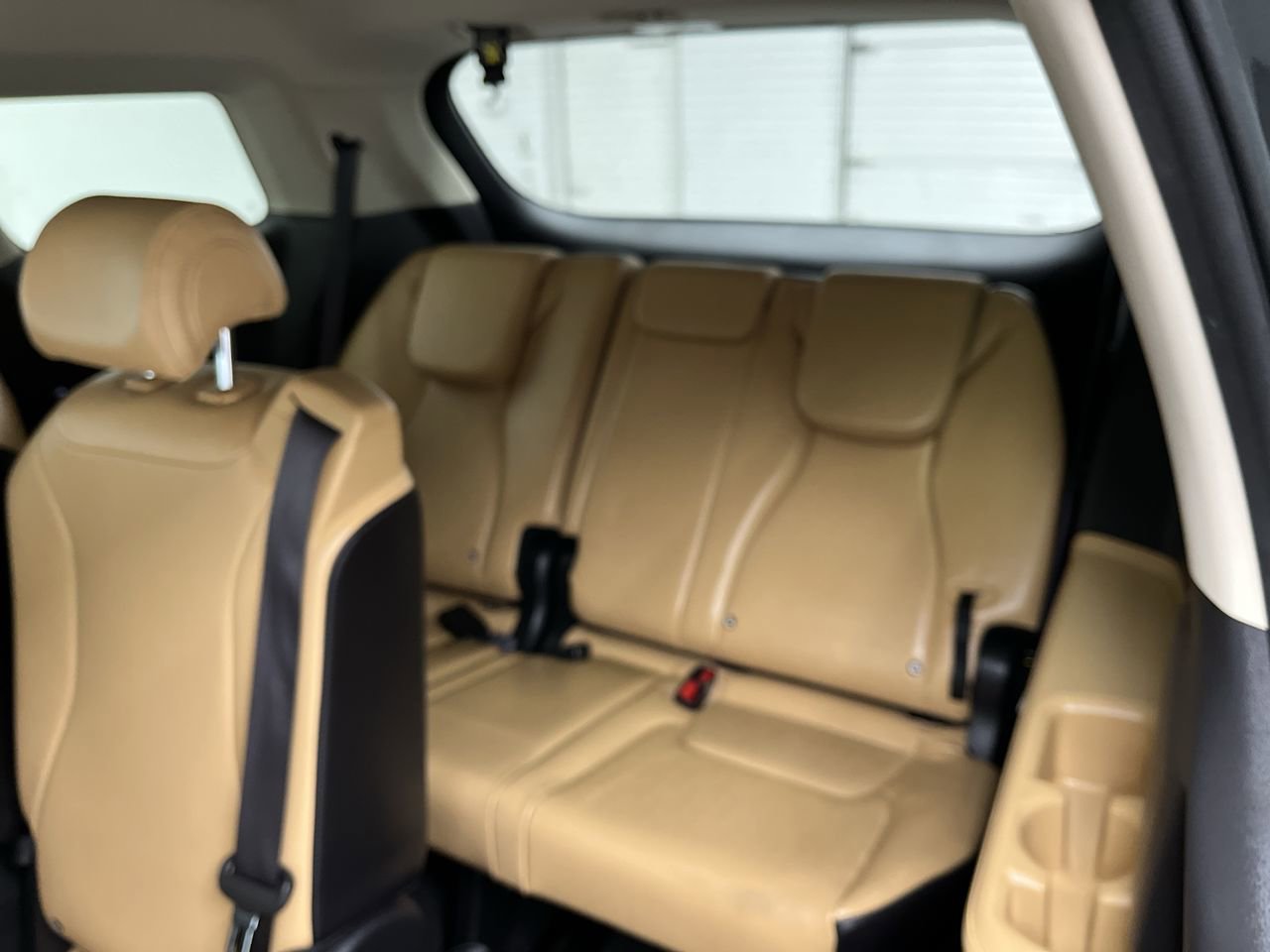 Used 2024 Kia Carnival LX FWD image 12