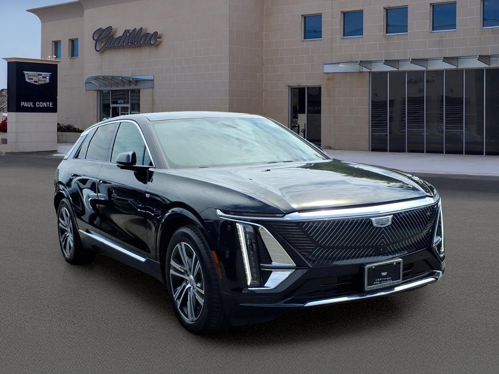 Certified 2024 Cadillac Lyriq Luxury w/ LPO, Floor Liner Package AWD/4WD image 3