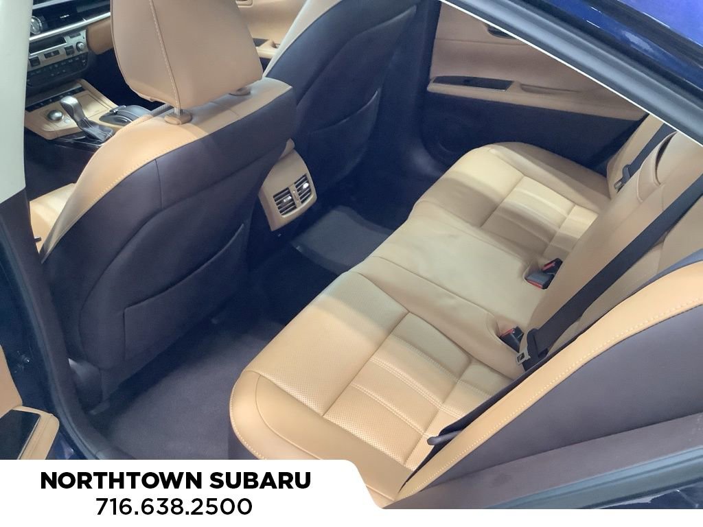 Used 2018 Lexus ES 350 w/ Luxury Package w/Wood Trim image 20