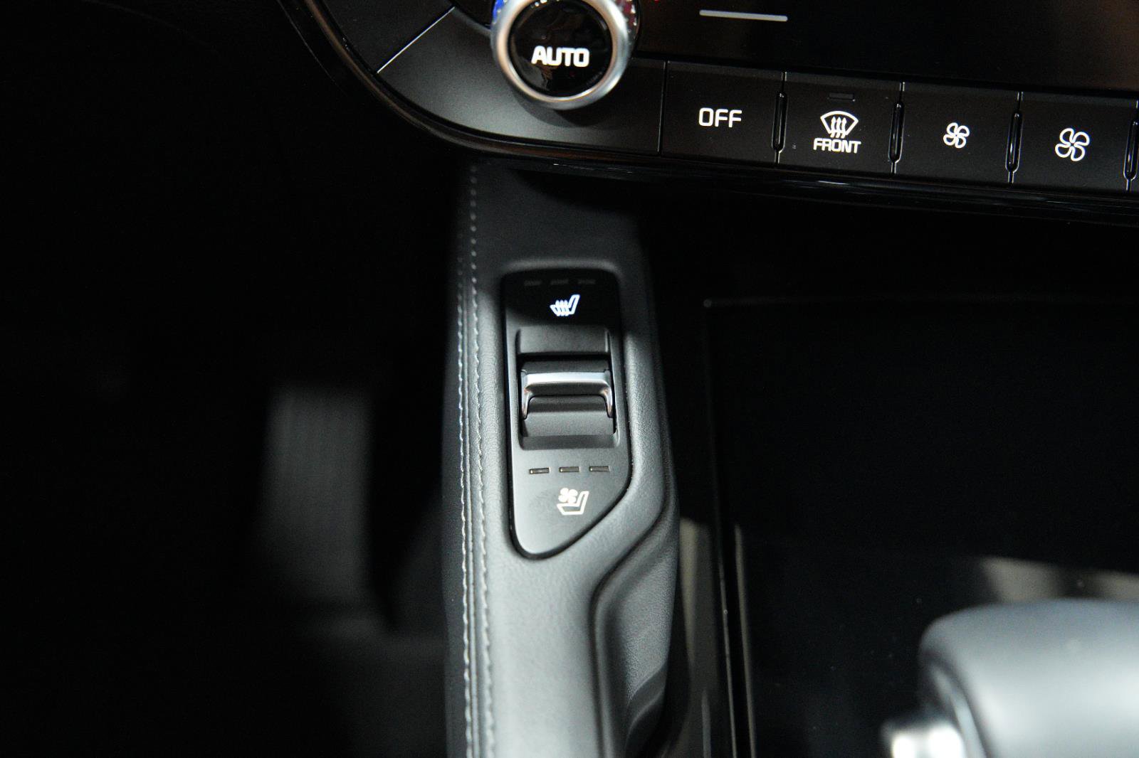 Used 2023 Kia Telluride EX w/ EX Captain's Chair Package image 41