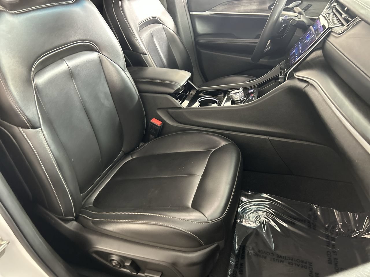 Used 2023 Jeep Grand Cherokee L Limited AWD/4WD image 25