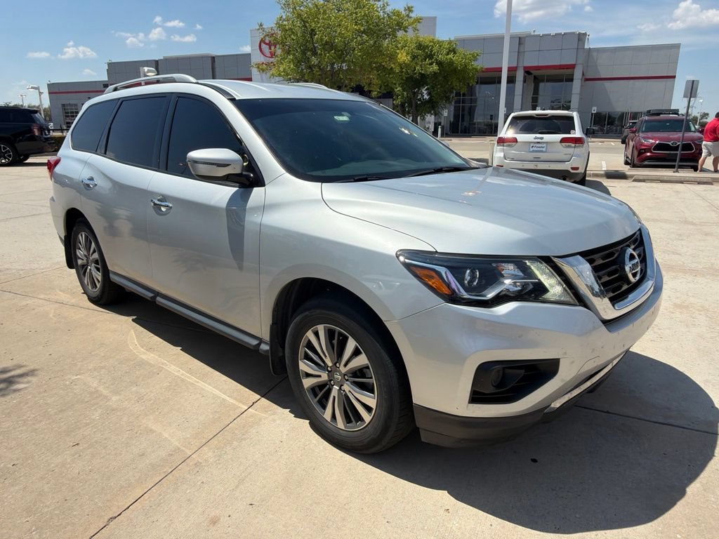 Used 2019 Nissan Pathfinder S AWD/4WD image 3
