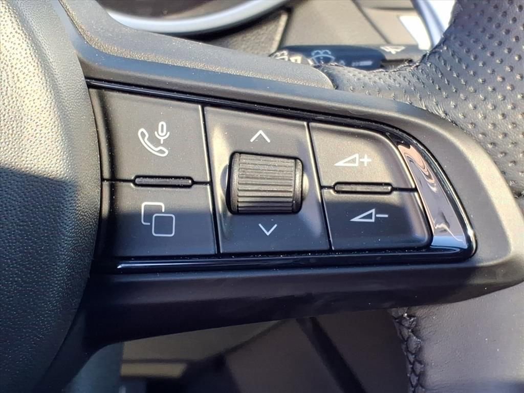 New 2026 Alfa Romeo Stelvio Sprint w/ Convenience Package image 18