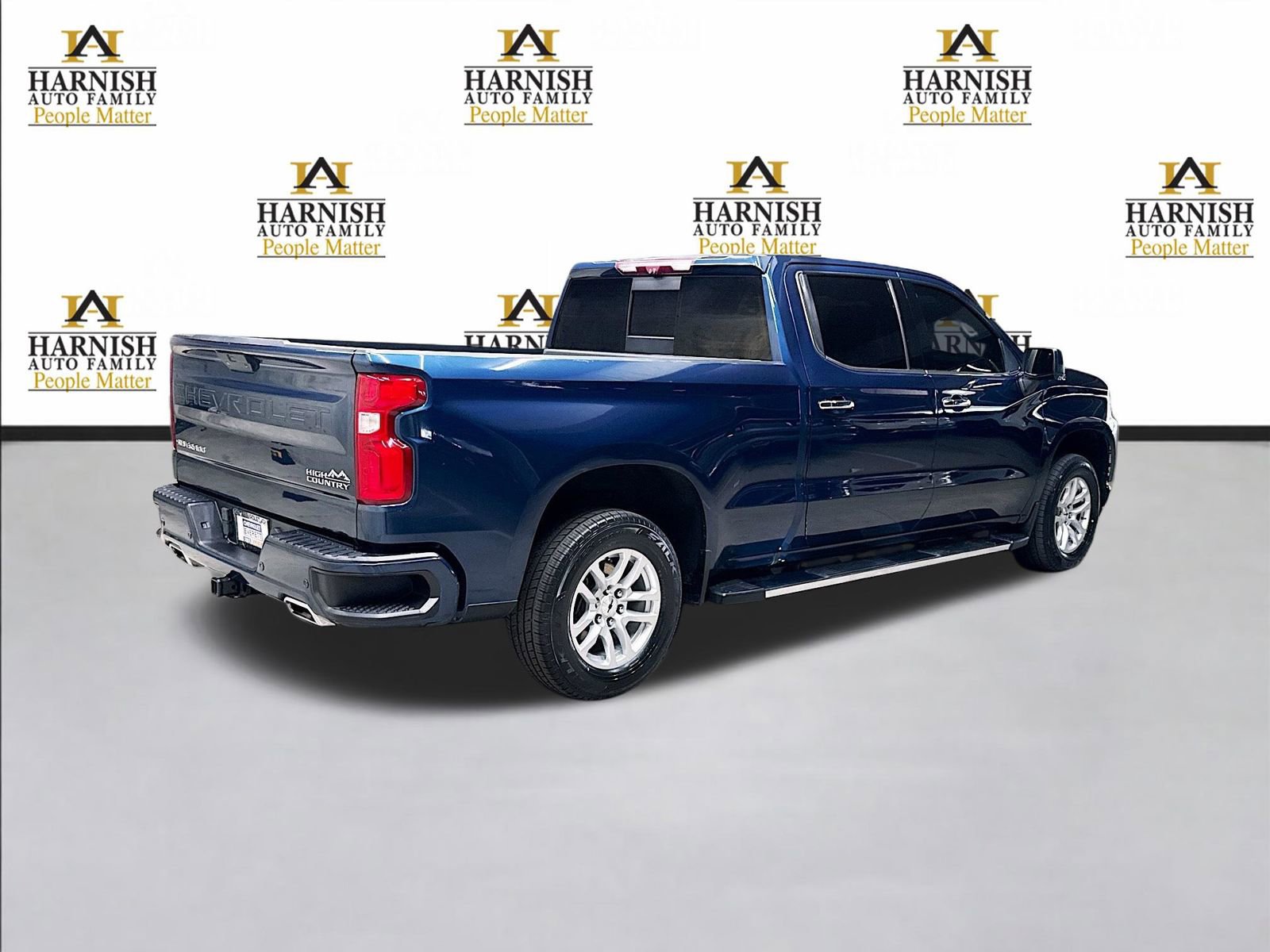 Used 2021 Chevrolet Silverado 1500 High Country w/ Technology Package AWD/4WD image 6