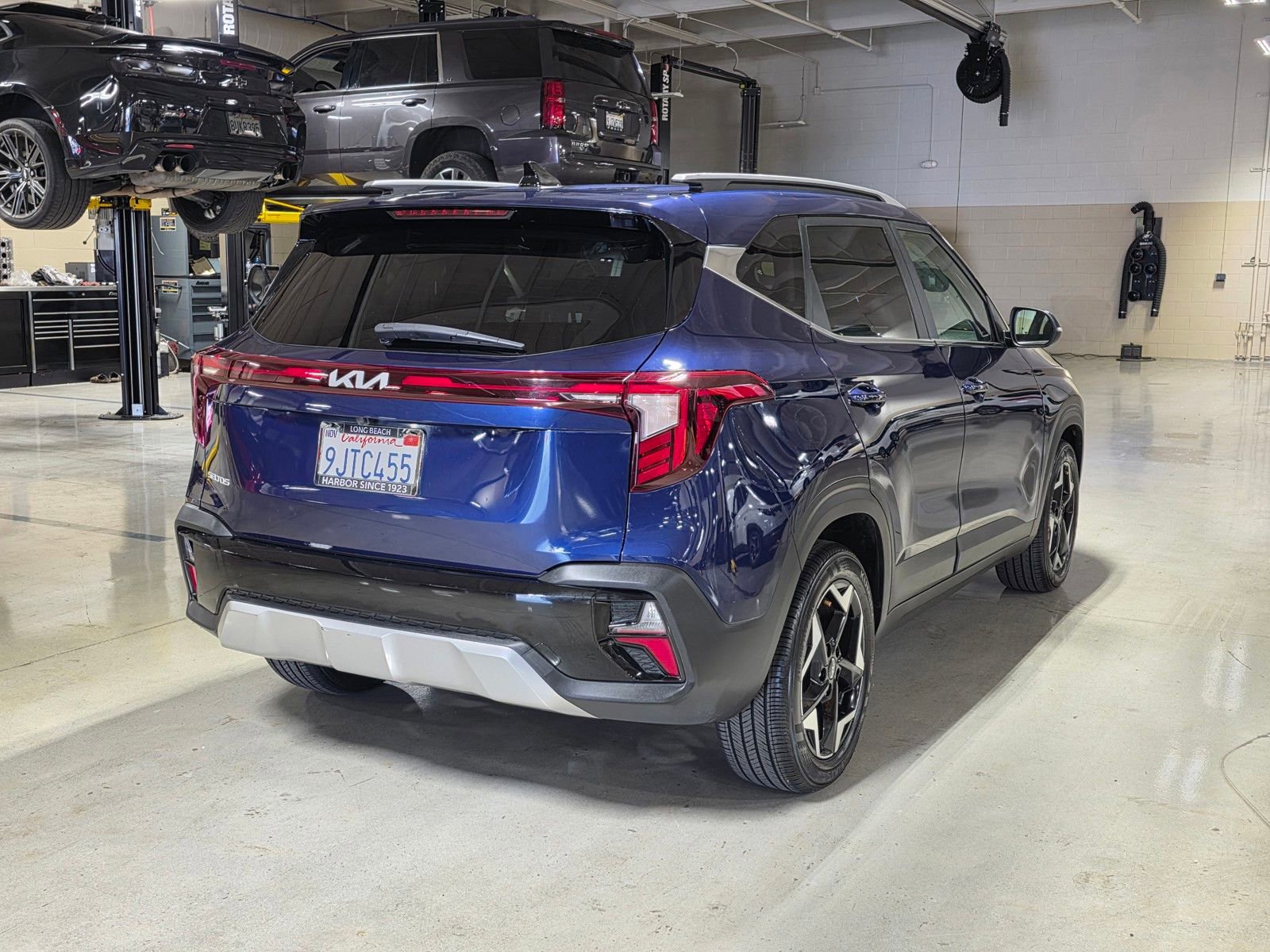 Used 2024 Kia Seltos EX image 7