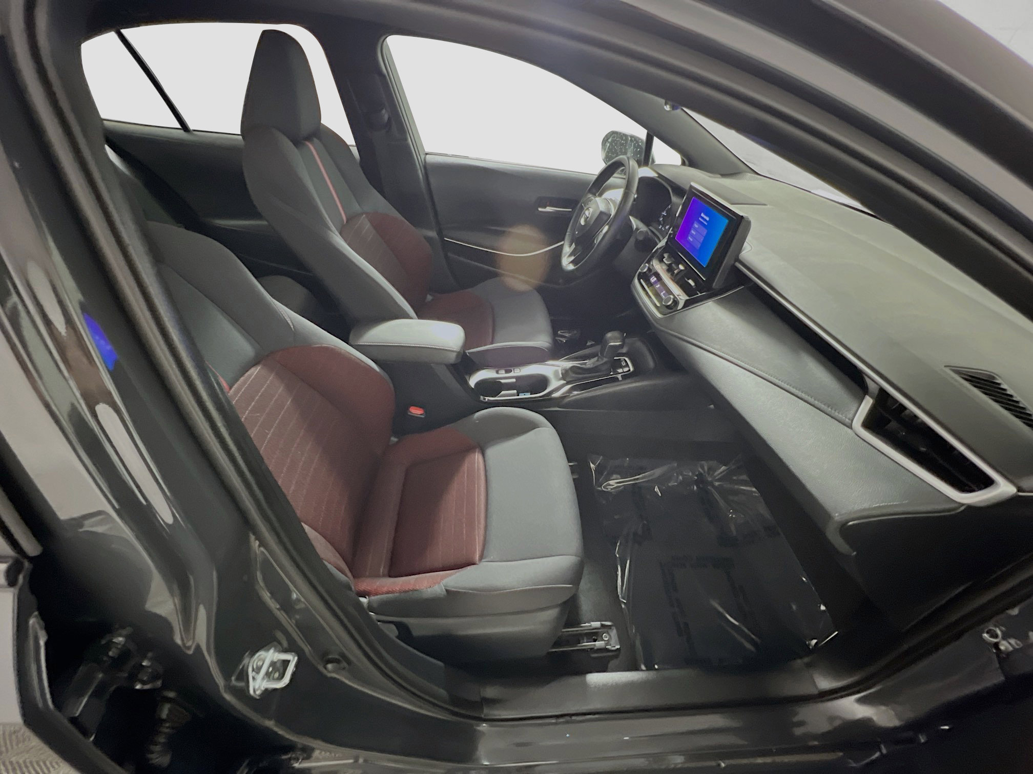 Used 2025 Toyota Corolla SE image 31