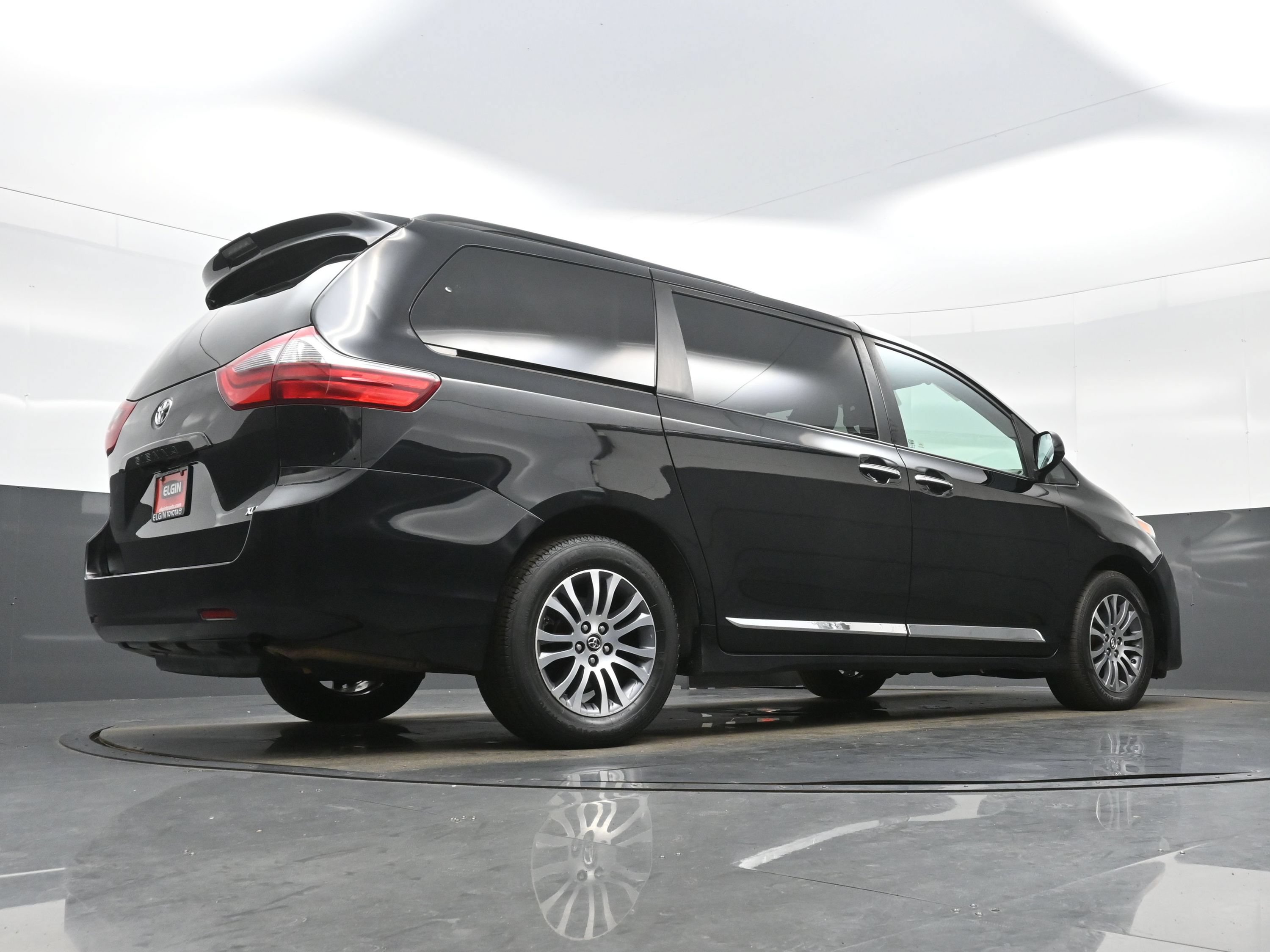 Used 2020 Toyota Sienna XLE FWD image 31