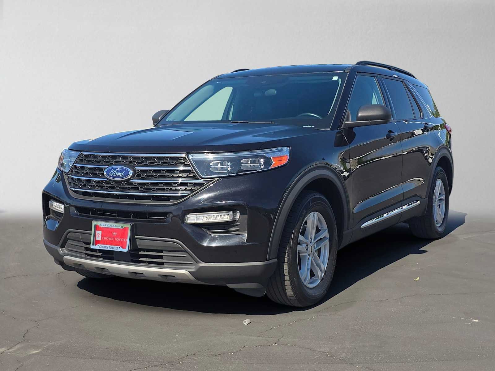 Used 2023 Ford Explorer XLT w/ Equipment Group 202A RWD image 7