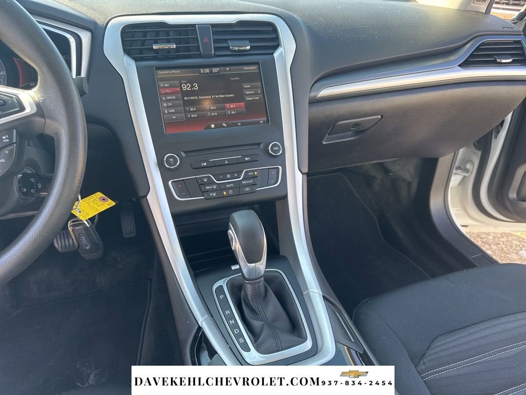 Used 2016 Ford Fusion SE FWD image 15