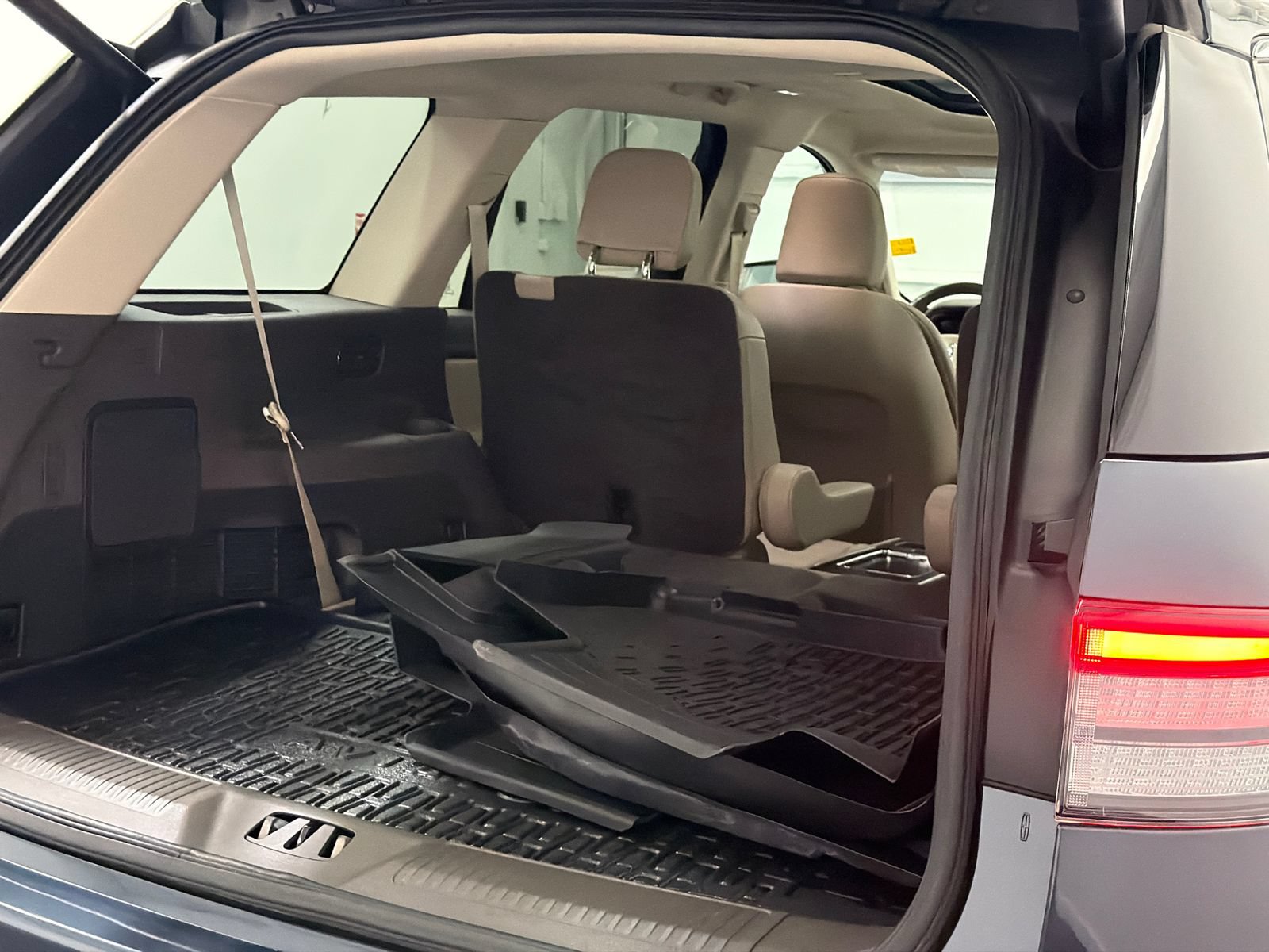 Used 2023 Lincoln Aviator Reserve w/ Equipment Group 201A AWD/4WD image 8