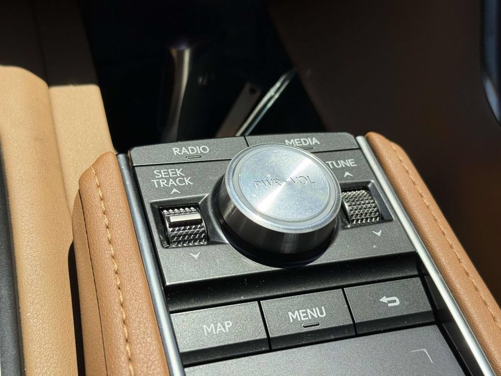 Used 2018 Lexus LC 500 Coupe RWD image 22