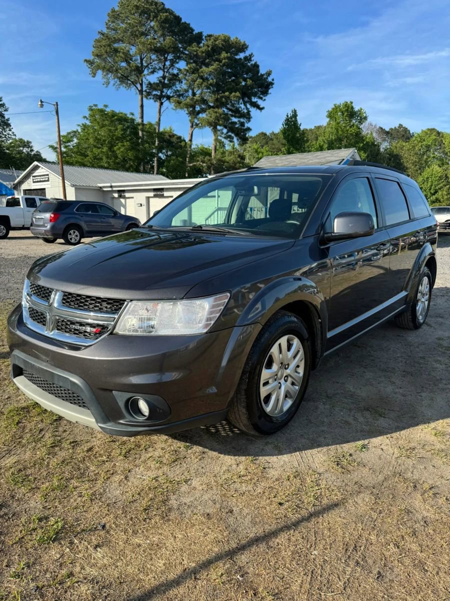 Used 2019 Dodge Journey SE FWD image 4