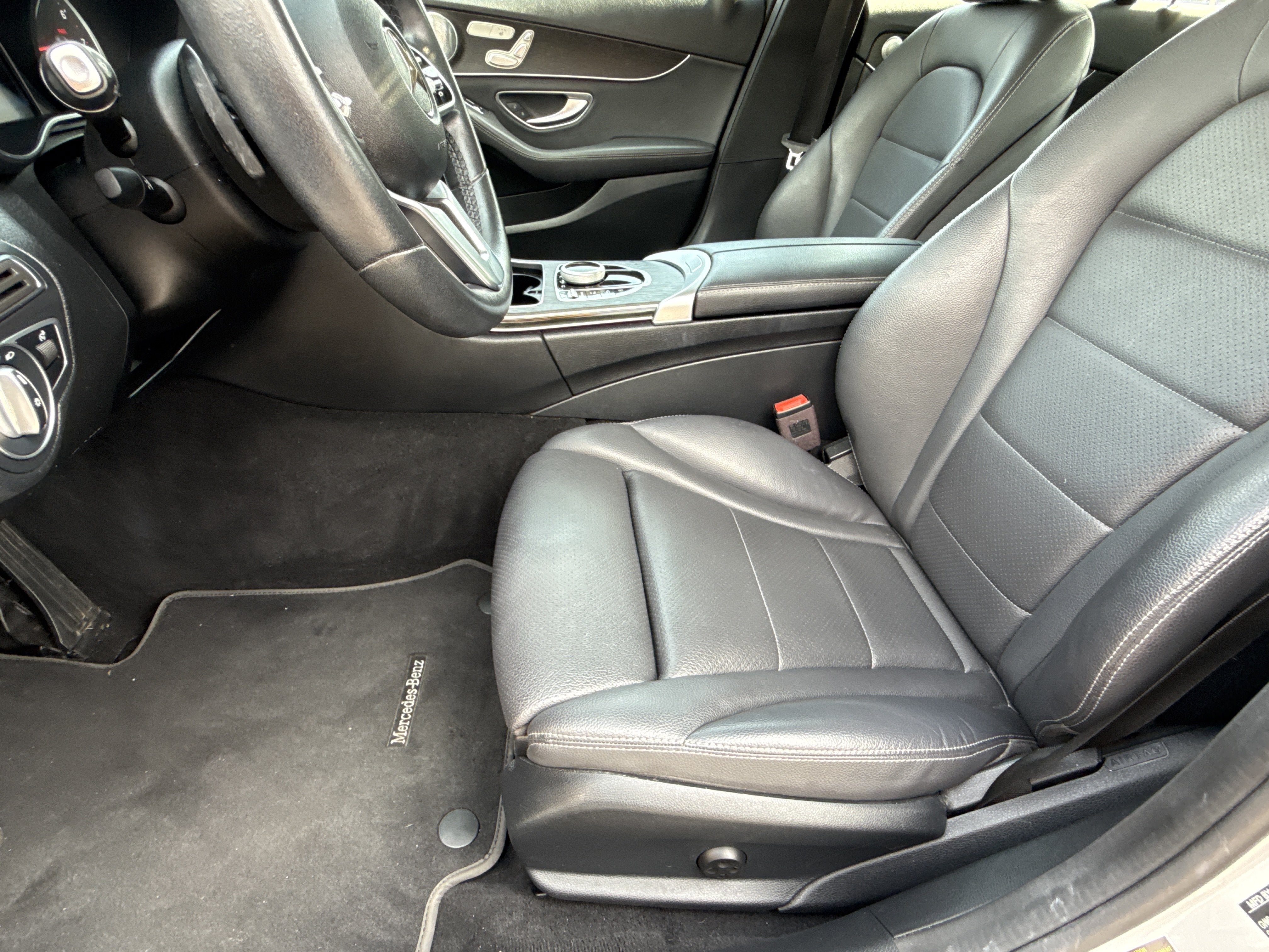 Used 2020 Mercedes-Benz C 300 4MATIC Sedan image 20