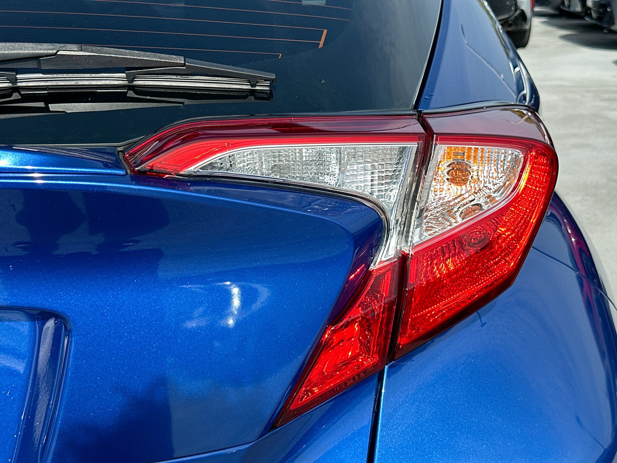 Used 2020 Toyota C-HR XLE FWD image 28