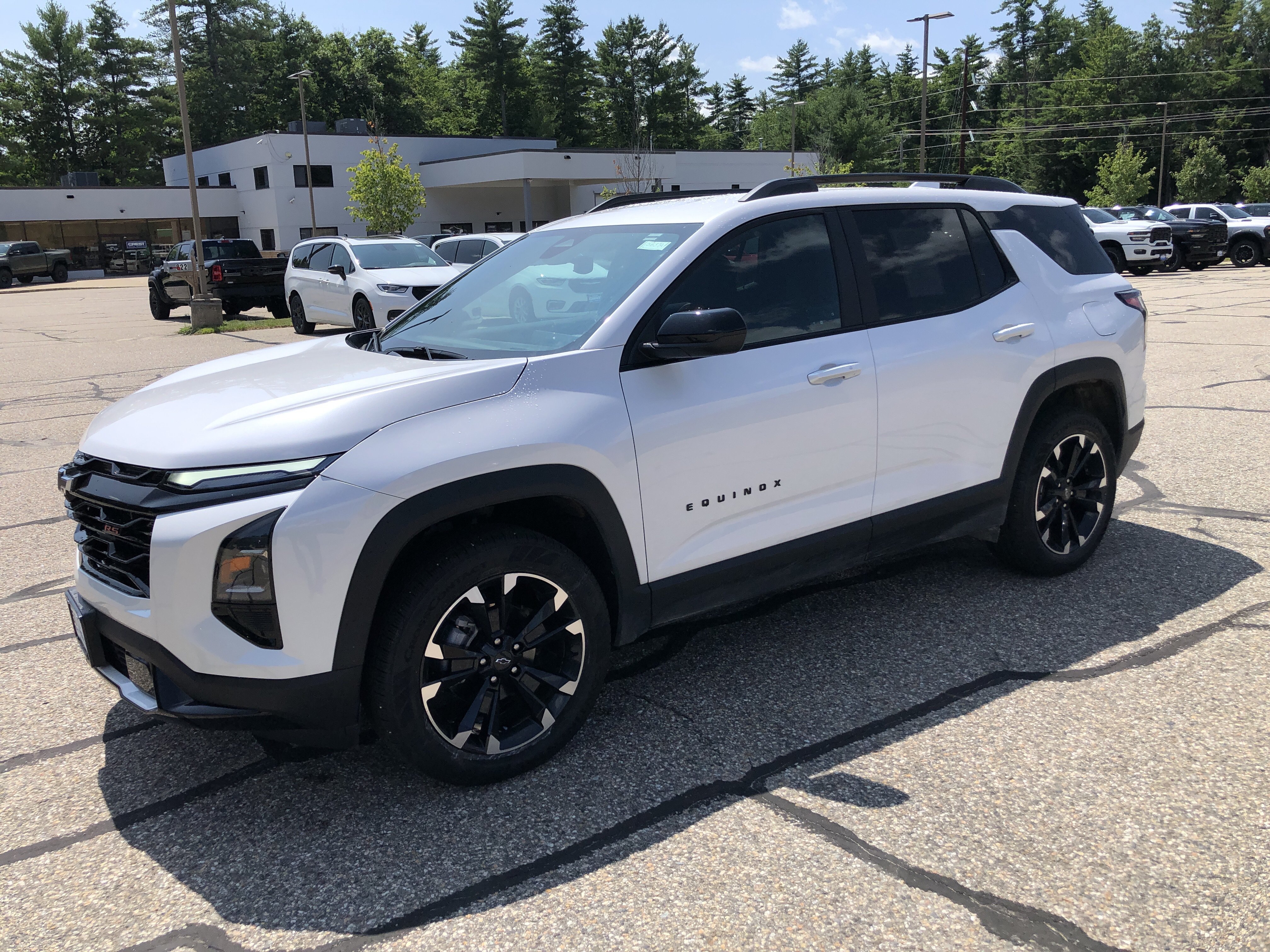 Used 2025 Chevrolet Equinox RS AWD/4WD image 7