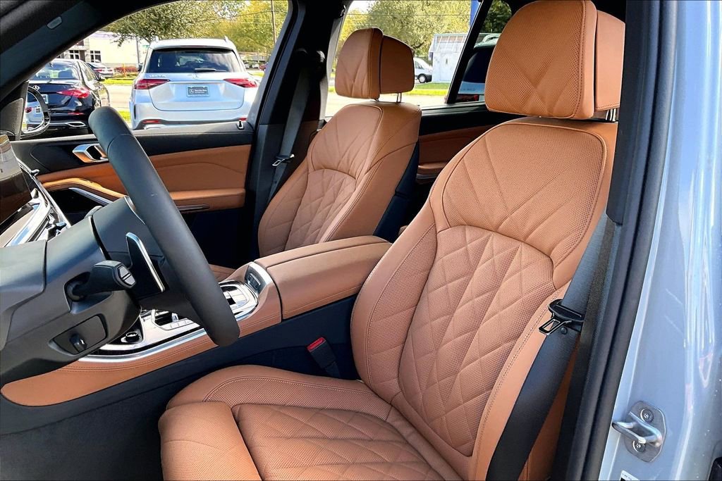 New 2026 BMW X5 xDrive40i w/ M Sport Package AWD/4WD image 8