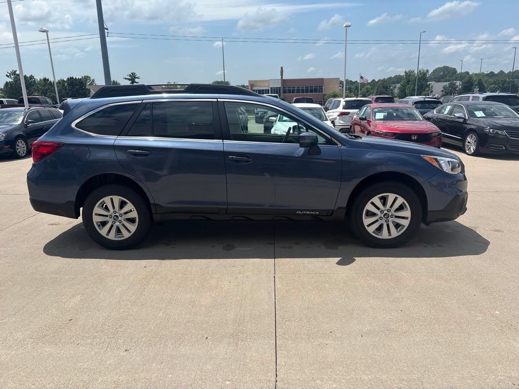 Used 2017 Subaru Outback 2.5i Premium AWD/4WD image 4
