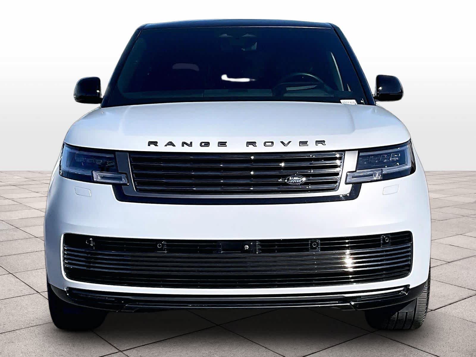 Used 2024 Land Rover Range Rover SV AWD/4WD image 3