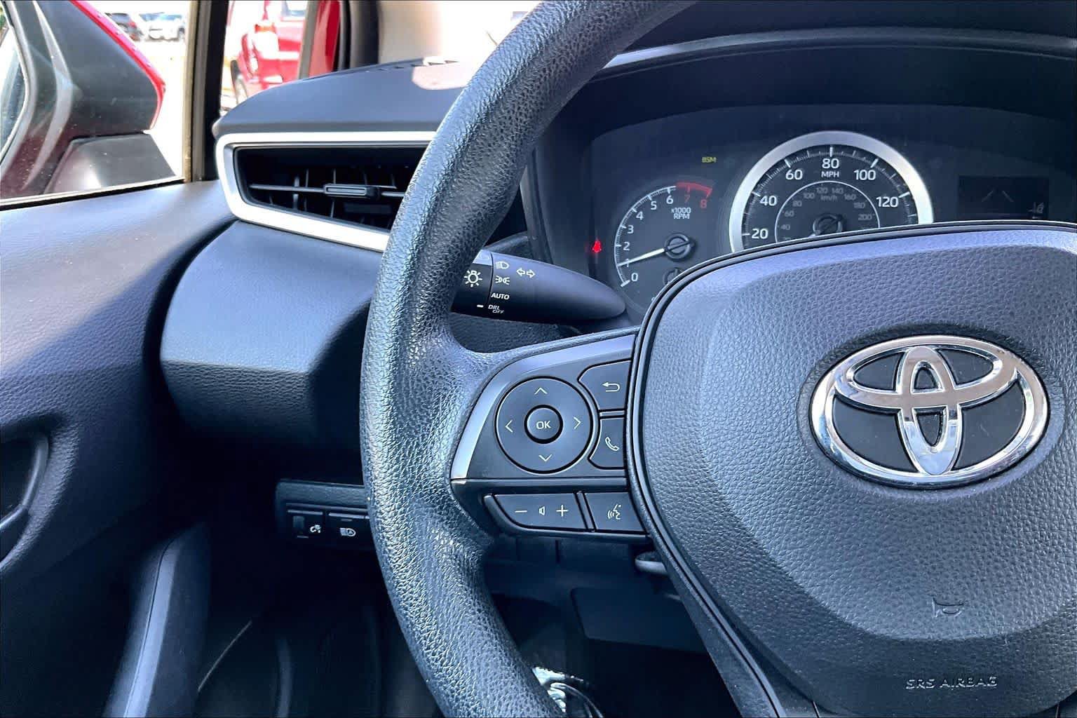 Used 2022 Toyota Corolla LE w/ LE Convenience Package FWD image 23
