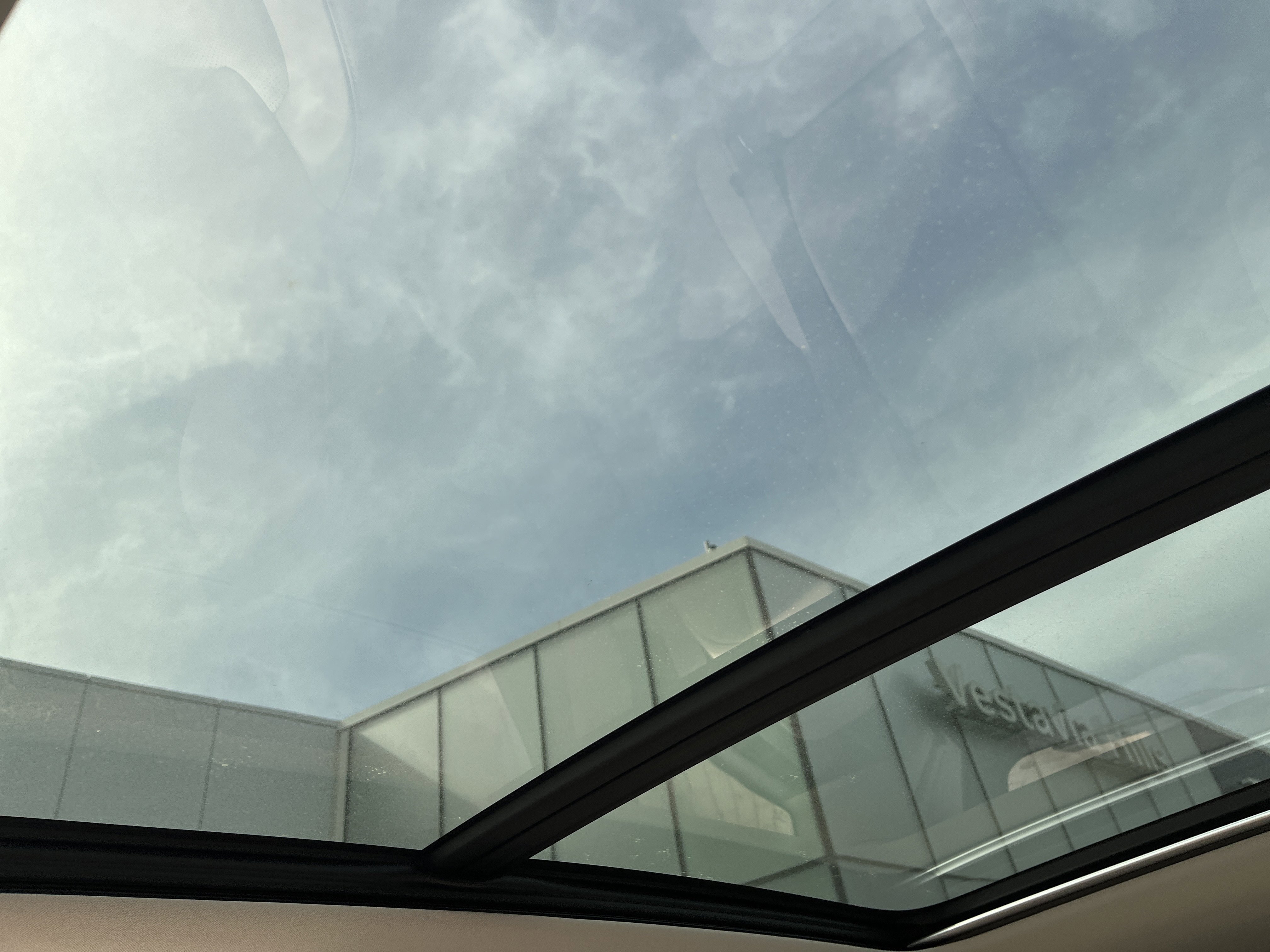 New 2026 Volvo XC60 B5 Ultra w/ Protection Package Premier image 18