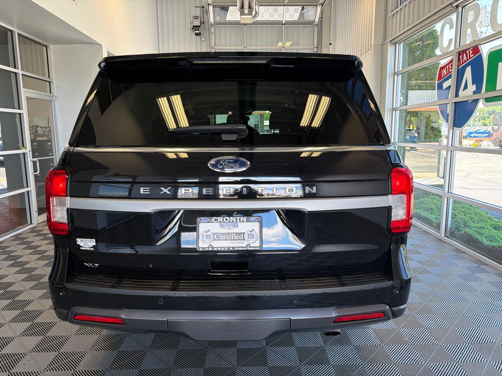 Used 2024 Ford Expedition XLT AWD/4WD image 5