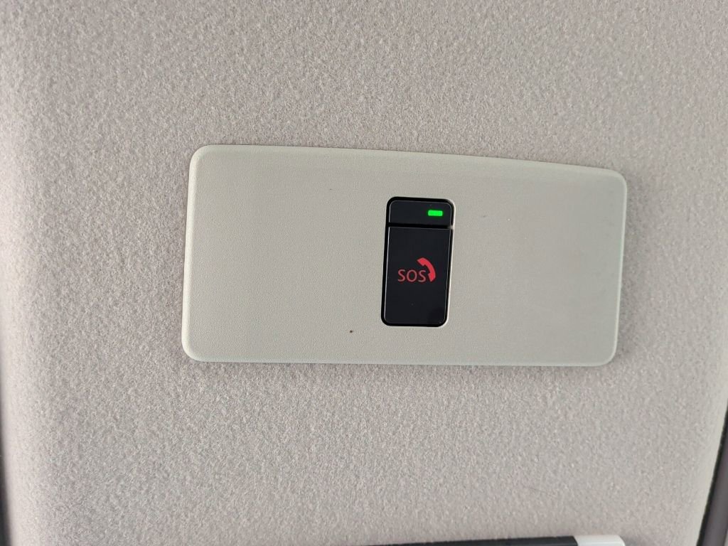 Used 2023 Nissan Versa SR w/ Trunk Package image 25