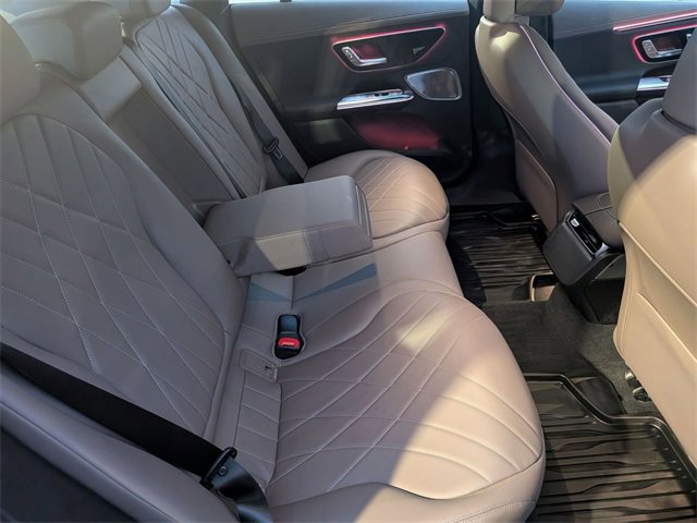 Used 2023 Mercedes-Benz EQE 500 4MATIC Sedan image 32