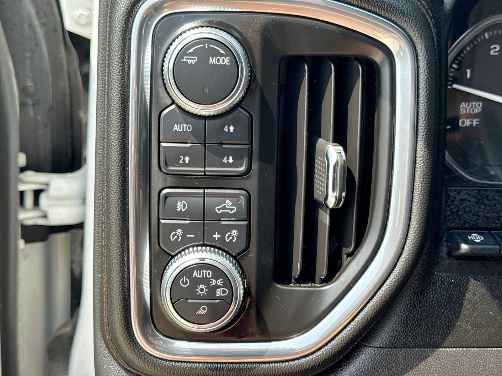 Used 2020 GMC Sierra 1500 AT4 w/ AT4 Premium Package AWD/4WD image 26