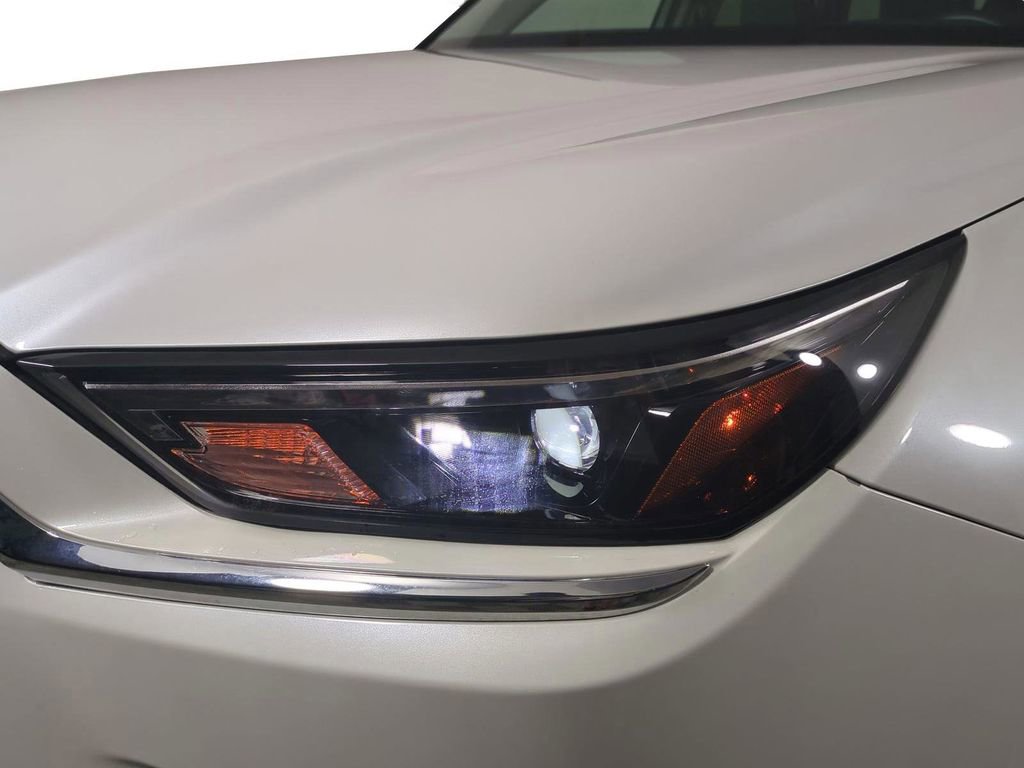 Used 2024 Toyota Grand Highlander Limited image 10