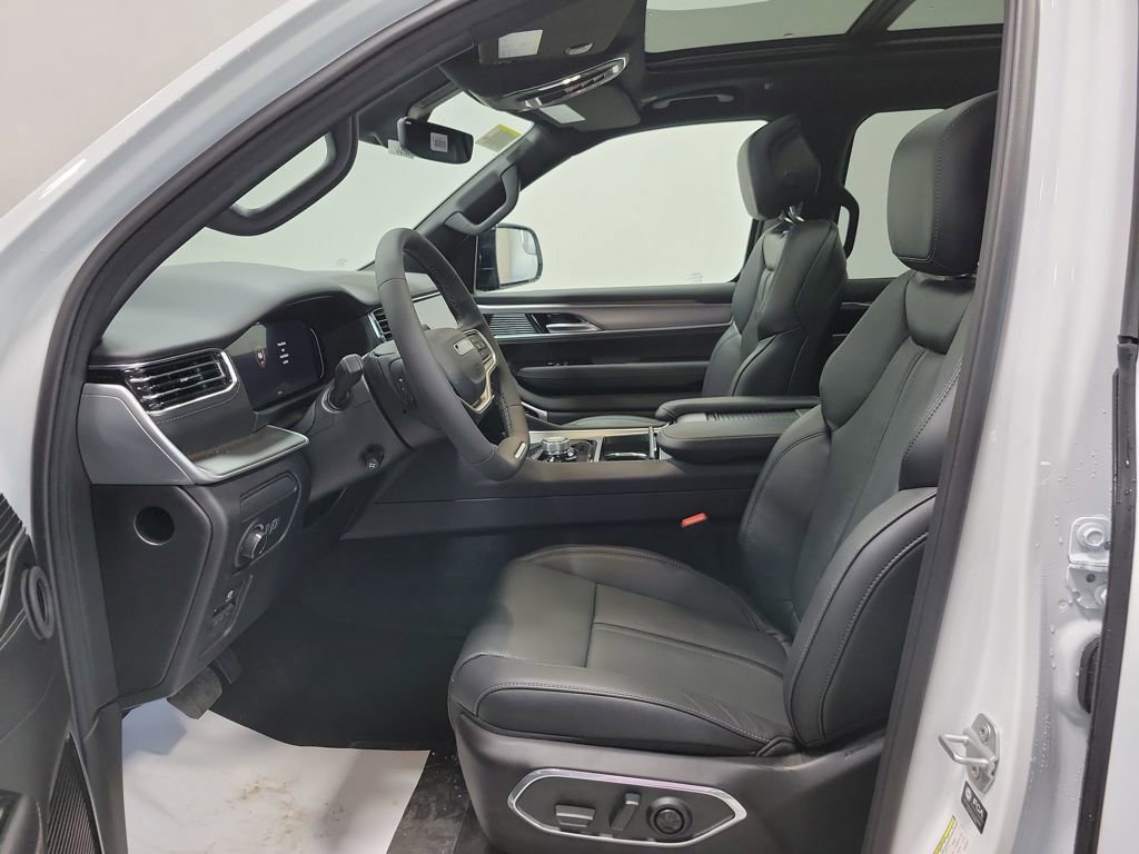New 2026 Jeep Grand Wagoneer Limited image 14
