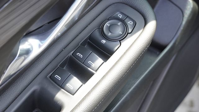 Used 2024 GMC Terrain SLE image 20