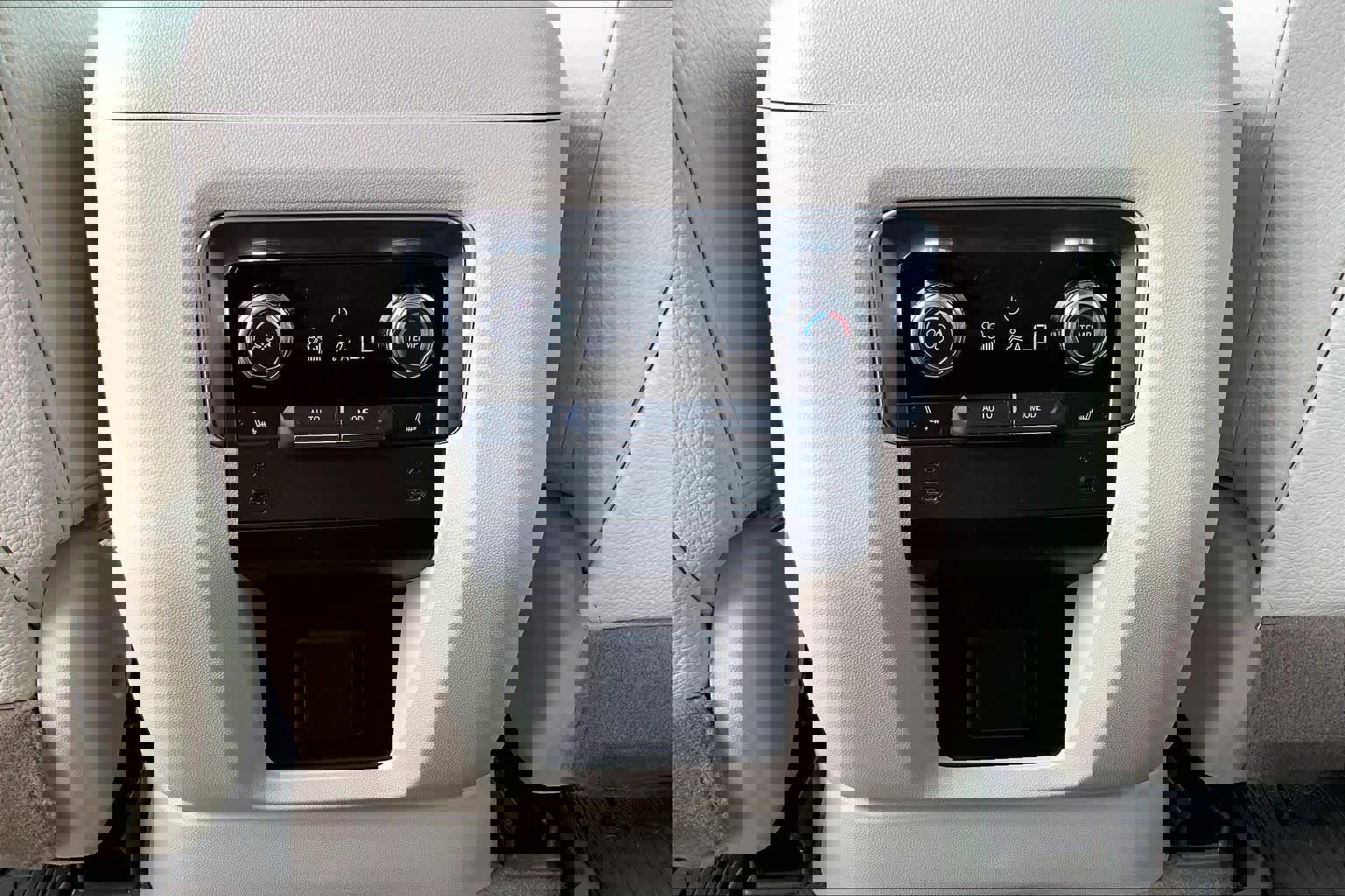 Used 2025 GMC Yukon XL Denali w/ LPO, Floor Liner Package image 34