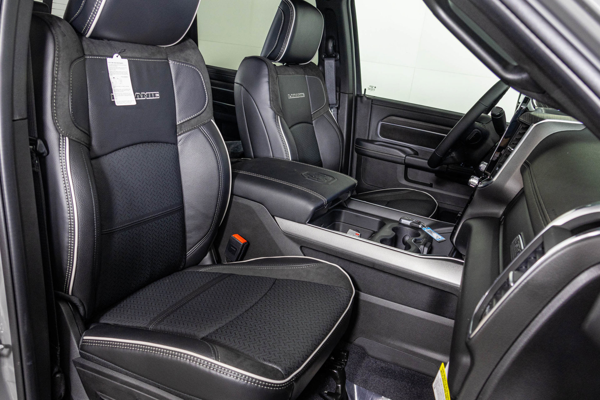 New 2026 RAM 2500 Laramie AWD/4WD image 46