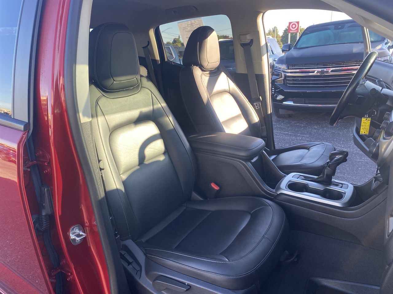 Used 2022 Chevrolet Colorado LT w/ Luxury Package RWD image 26