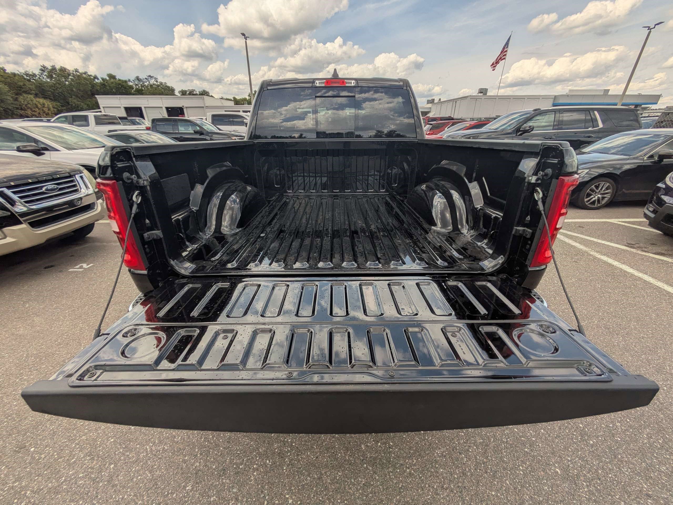 Used 2025 RAM 1500 Laramie AWD/4WD image 12