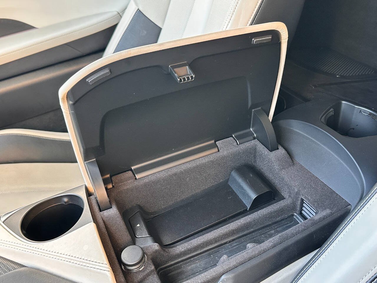Used 2019 BMW i8 Roadster AWD/4WD image 72