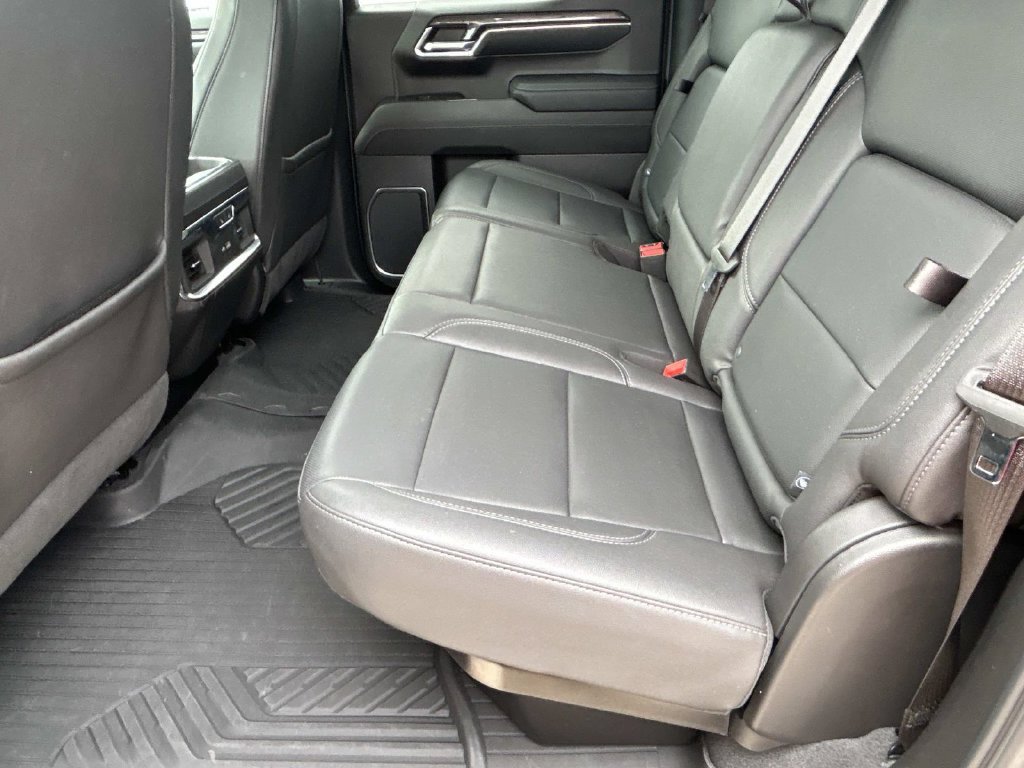 Certified 2023 Chevrolet Silverado 1500 LTZ AWD/4WD image 9