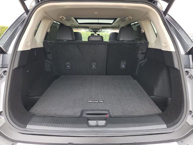 Certified 2023 Nissan Rogue SV w/ SV Premium Package FWD image 13