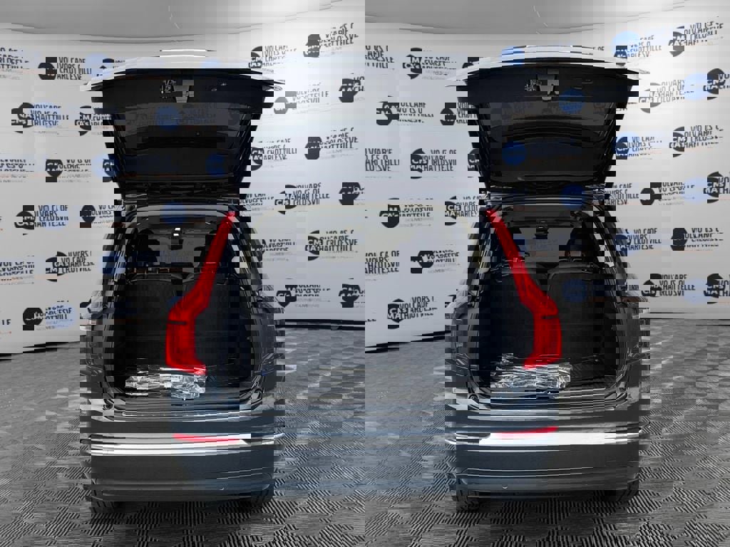 Certified 2025 Volvo XC90 B6 Plus image 11