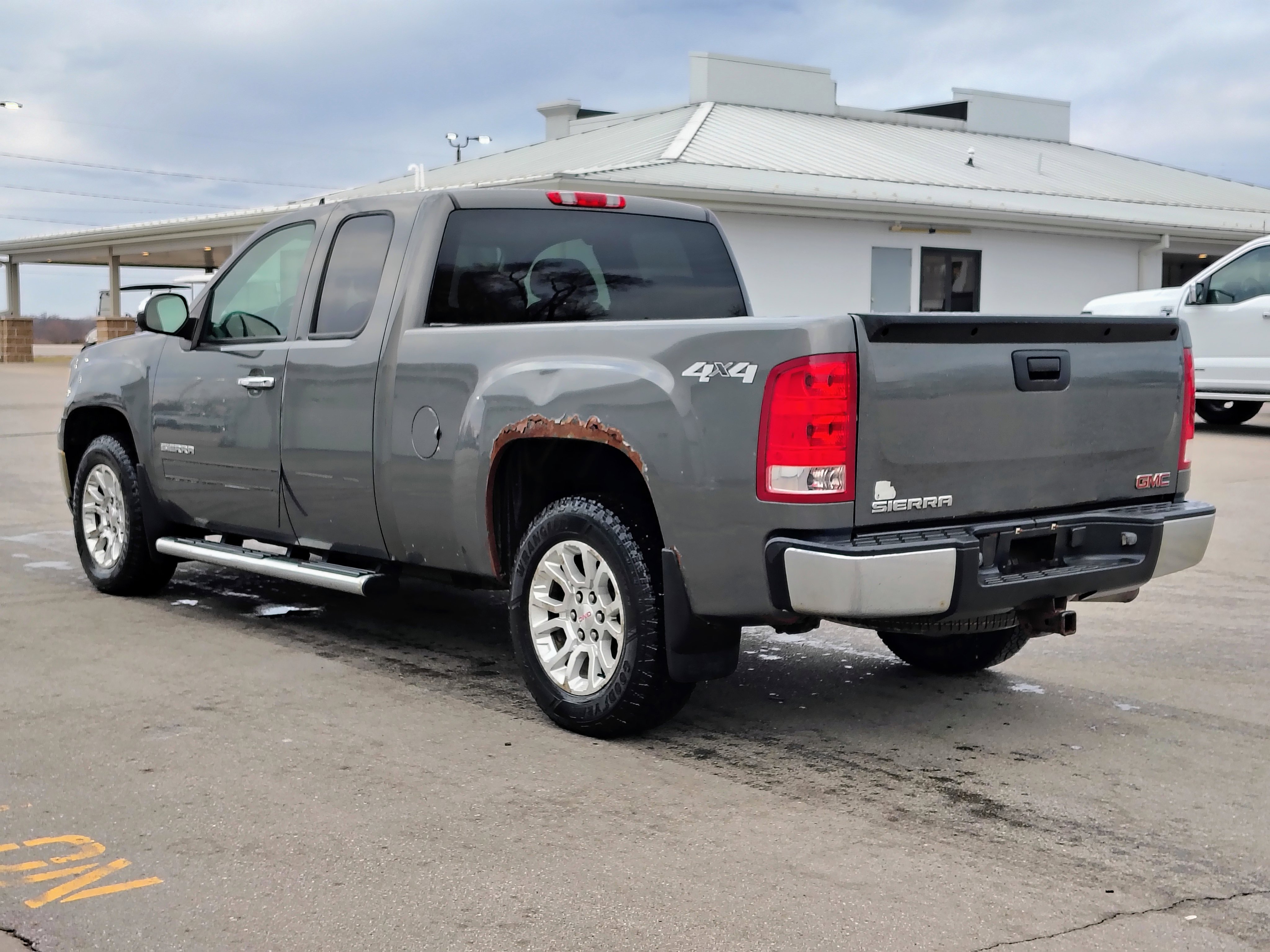 Used 2011 GMC Sierra 1500 SL image 5