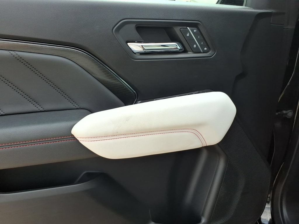 Used 2024 GMC Canyon AT4X AWD/4WD image 18