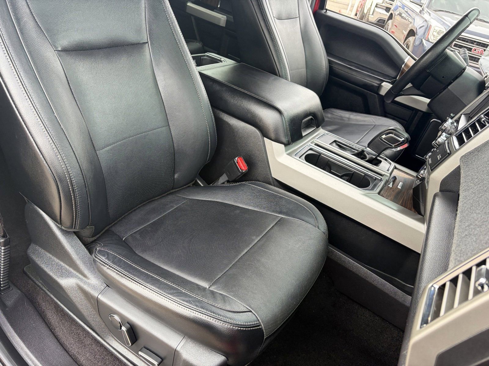 Used 2015 Ford F150 Lariat w/ Equipment Group 501A Mid AWD/4WD image 11