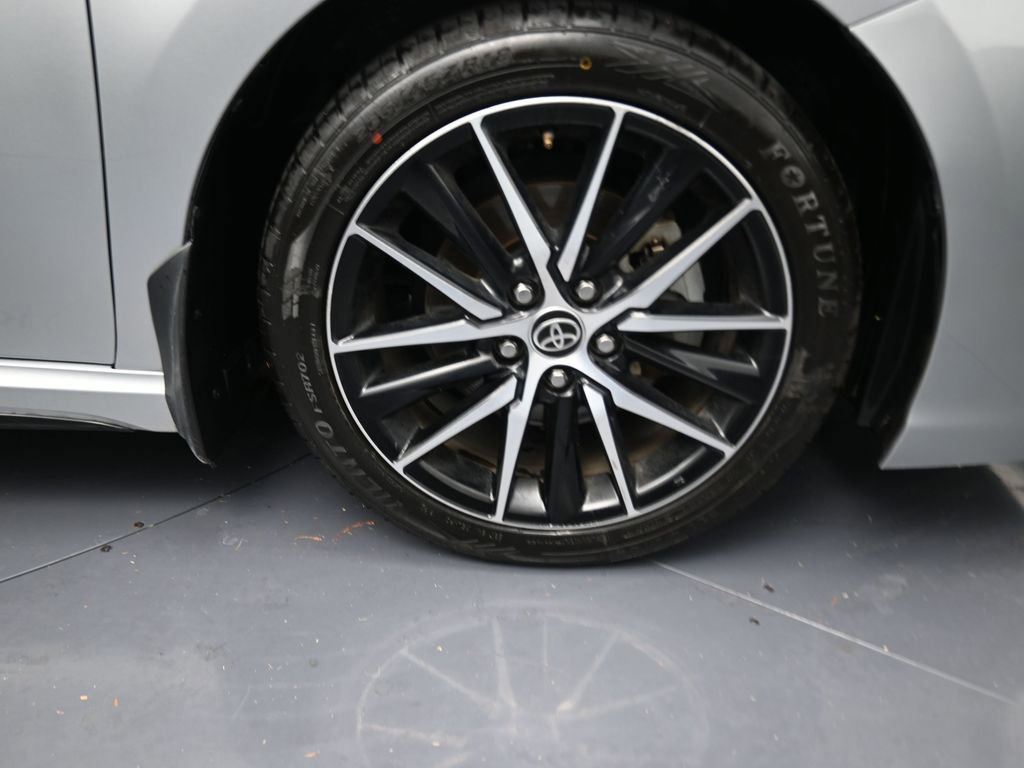 Used 2023 Toyota Camry SE image 5