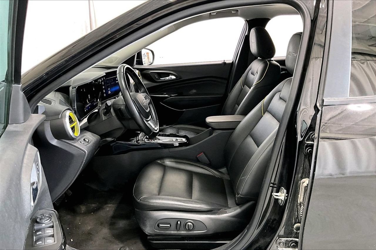 Used 2024 Chevrolet Trax ACTIV w/ Sunroof Package FWD image 15