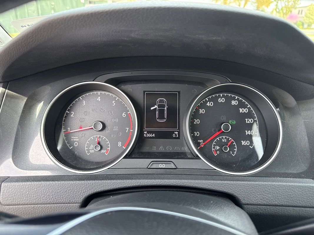 Used 2018 Volkswagen Golf S image 20