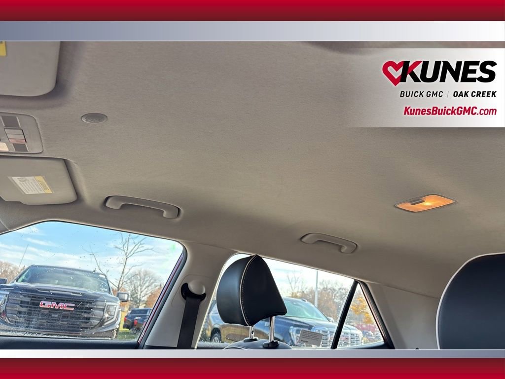 Used 2023 Hyundai Venue Limited w/ Cargo Package image 11