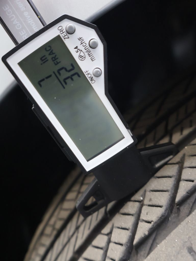 Used 2023 Mercedes-Benz C 300 4MATIC Sedan image 30