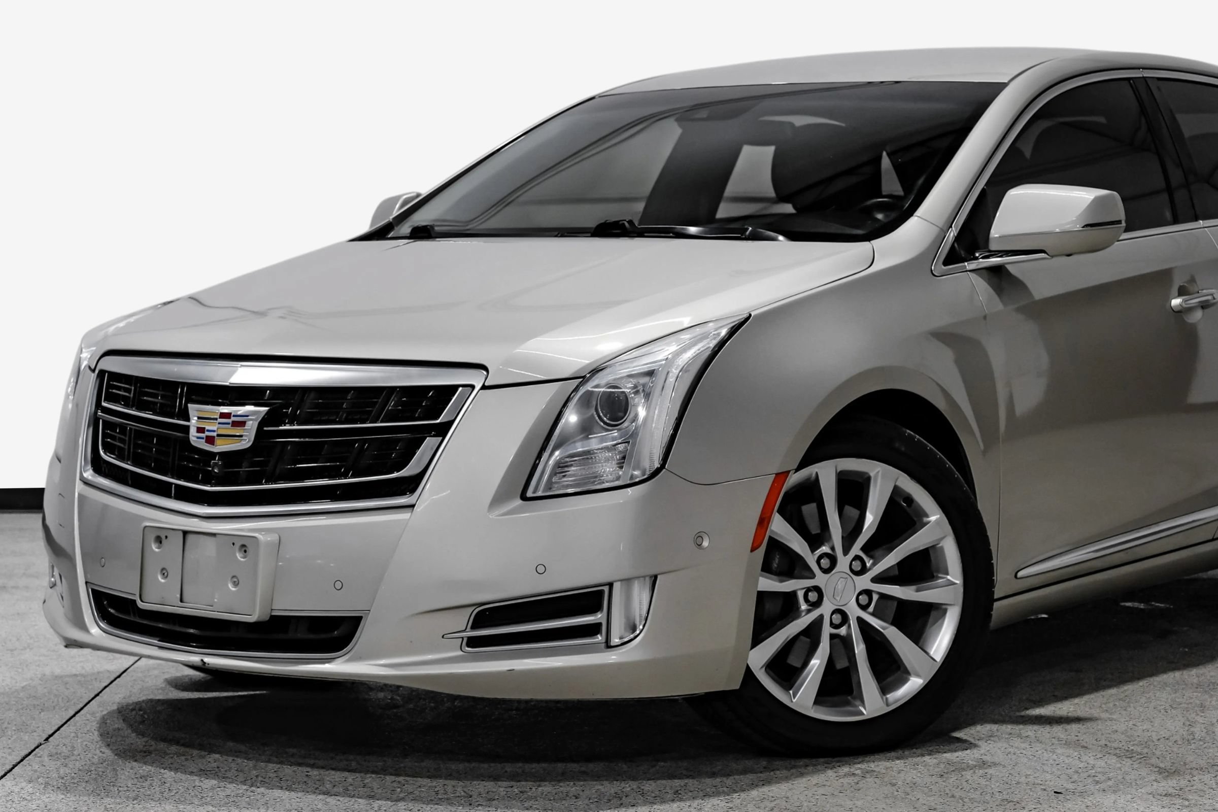 Used 2016 Cadillac XTS Luxury w/ Driver Awareness Package FWD image 14